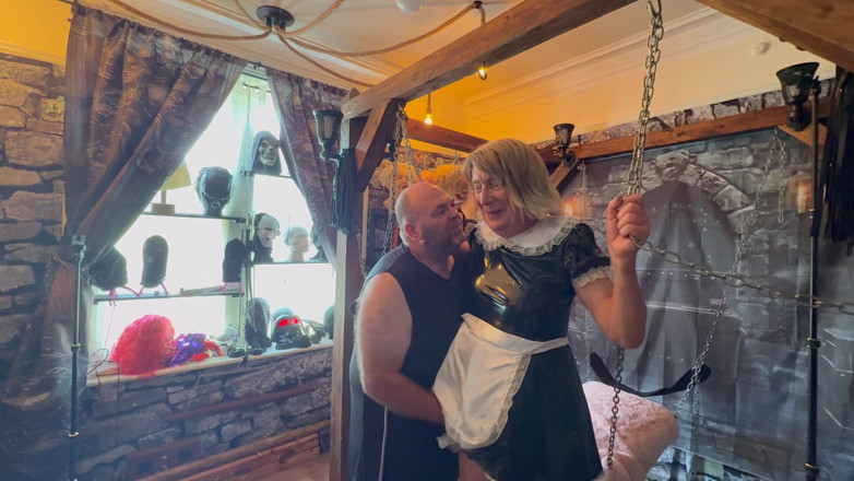 Aaexperinces trans: パート1:- メイドのジェインがラニスタ・ベアを満足させるためにやって来る