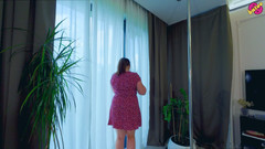 beauty_and_the_other_one: 이웃이 나를 보고 있어서 도와달라고 부탁했지