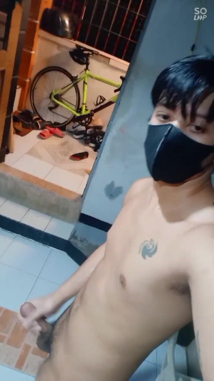 Rent A Gay Productions: Sexy Chico Pinoy Masturba Su Polla Dura