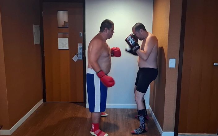 Combat and fetish: Chubby Bear Boxer Vs Jobber