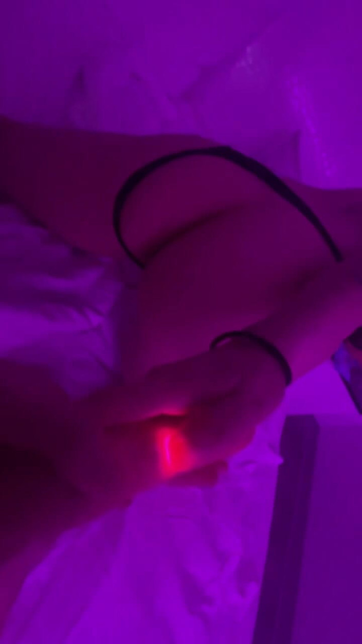 LuchCrush: Üvey anne üvey kızıyla oynuyor