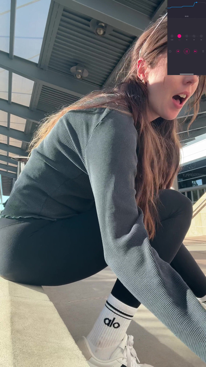 Nadia Foxx: Menemukan tempat yang bagus untuk muncrat di luar!