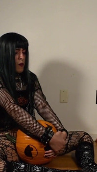 Goth transgirl silene memasukkan labu