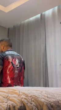 Měla jsem sex s doručovatelem, který mi doručoval jídlo do domu