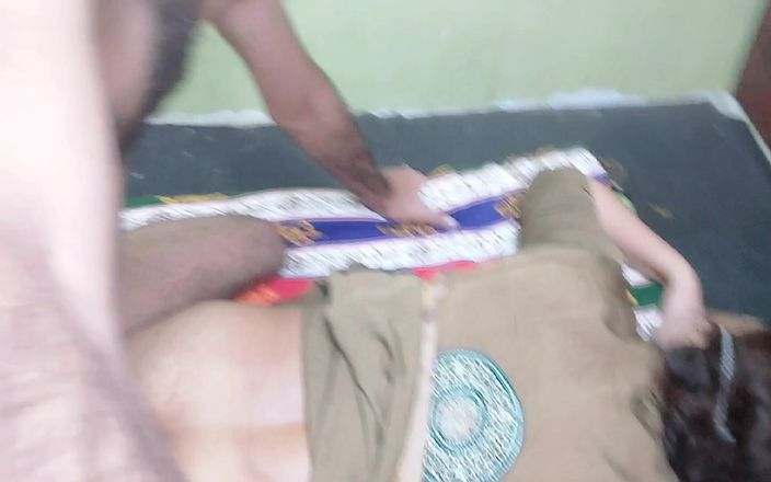 Gullnazkhan: Muie cu mătușă indiană desi și futută tare de tânărul iubit...