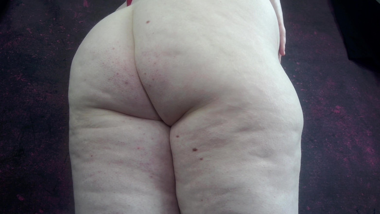Julie Bliss: Giantess Julie Bliss - Harley Vs Batman