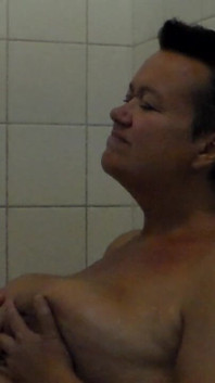 John Is Pissing on Jen in the Shower