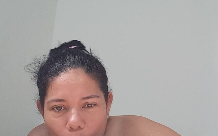 Valkyrieandluigy: Beautiful Professional Deep Throat Blowjob