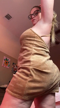 Tremendo minha bunda gostosa em vestido de skims