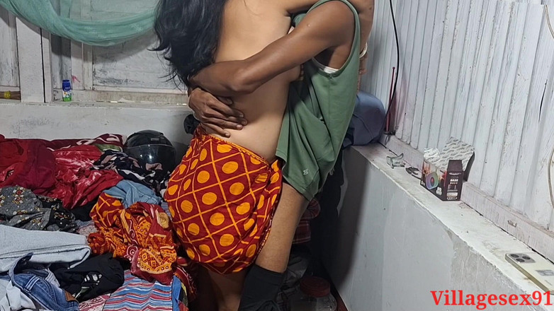 Villagesex91: Ung fru förspel