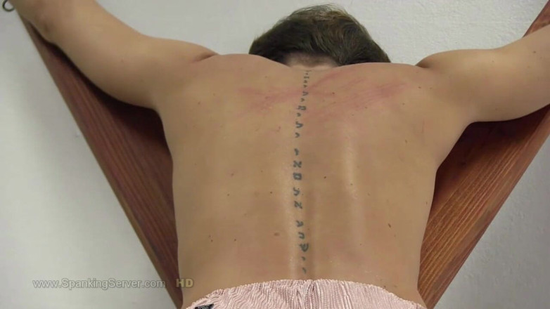 Spanking Server: Sasha bare back lezdom whip