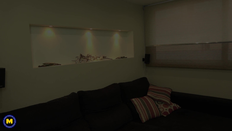 Mature NL: Vier Spaanse milfs en een ondeugende tiener allemaal aan boord...