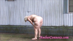 Amber Connors: Dışarıda sürtüyor