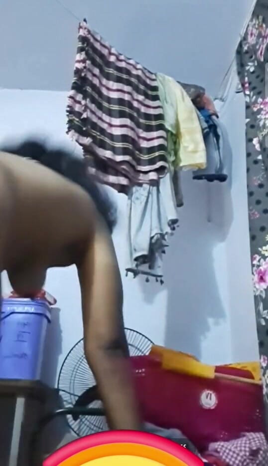 Jayaselvi: Apel video sexy cu fată