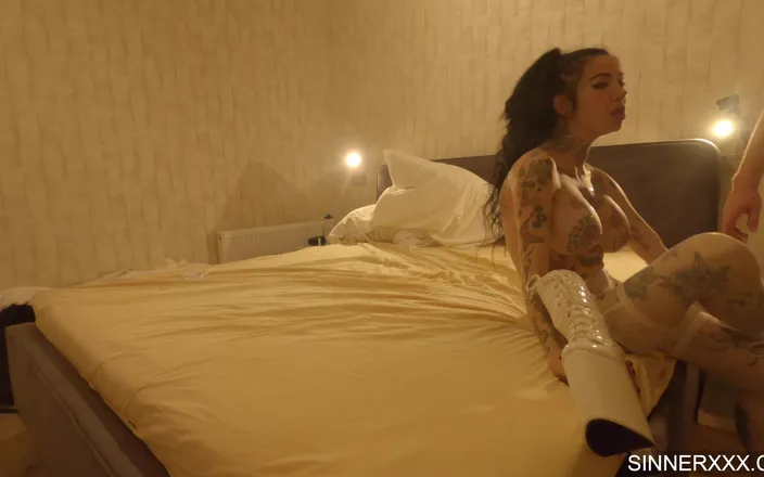 Sinners World: Seksowna goth dziwka Używany jako spust śmietnik - ostry seks - Megan Inky