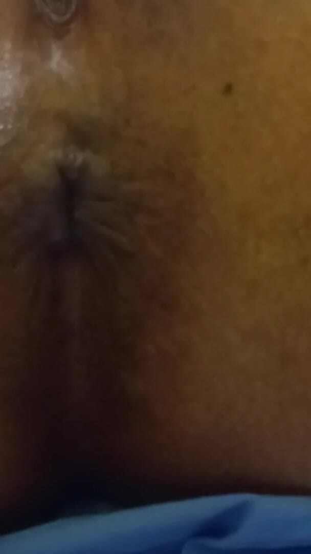 Showing Pussy and Asshole (Pareja interracial) Showing Pussy and Asshole (Pareja interracial)
