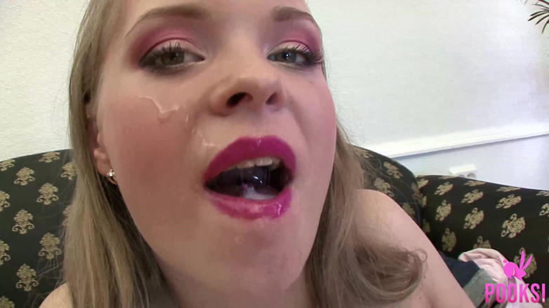 Pooksi: Linda colegiala Bridget follada de vaquera inversa a estilo perrito