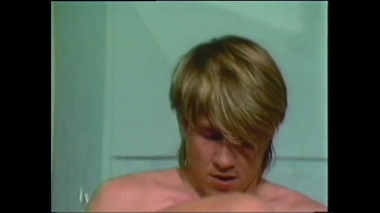 Mon Amie: Tangkap Saya Di Bilik Mandi