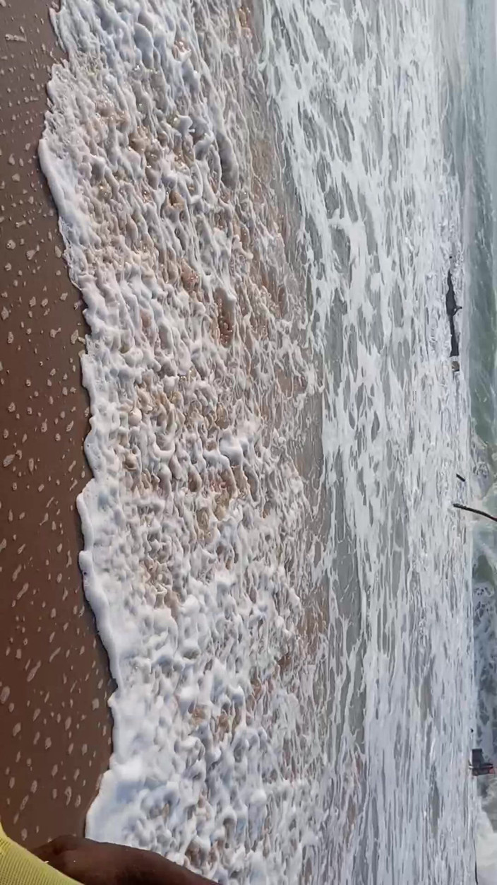 Dickass3x: Ha kul på stranden av ensamt Vatten för första gången