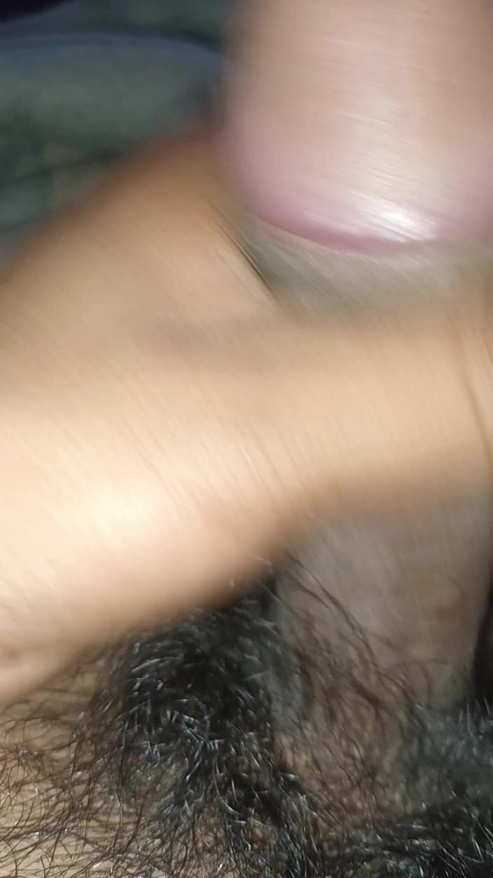 Luckky: Băiat indian își freacă penisul