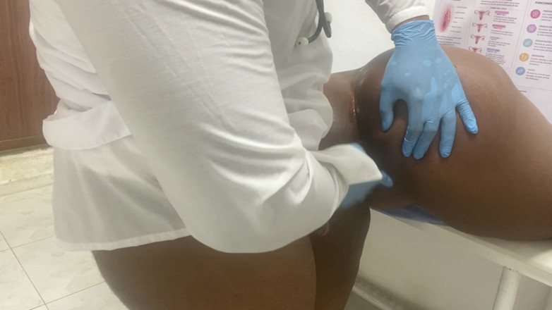 iamyansha: Doctor, Please Put It in Now, Says the Patient