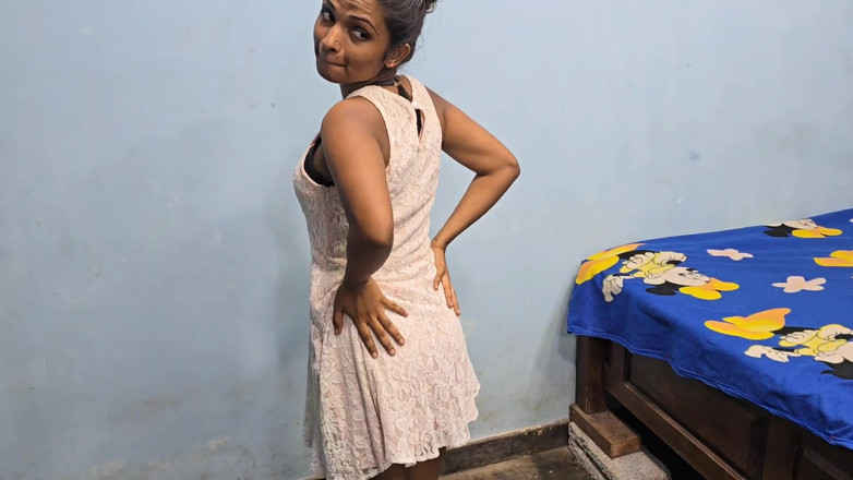 Shashi X: ¡Mi hermanastra quiere ver porno conmigo! Polvo duro