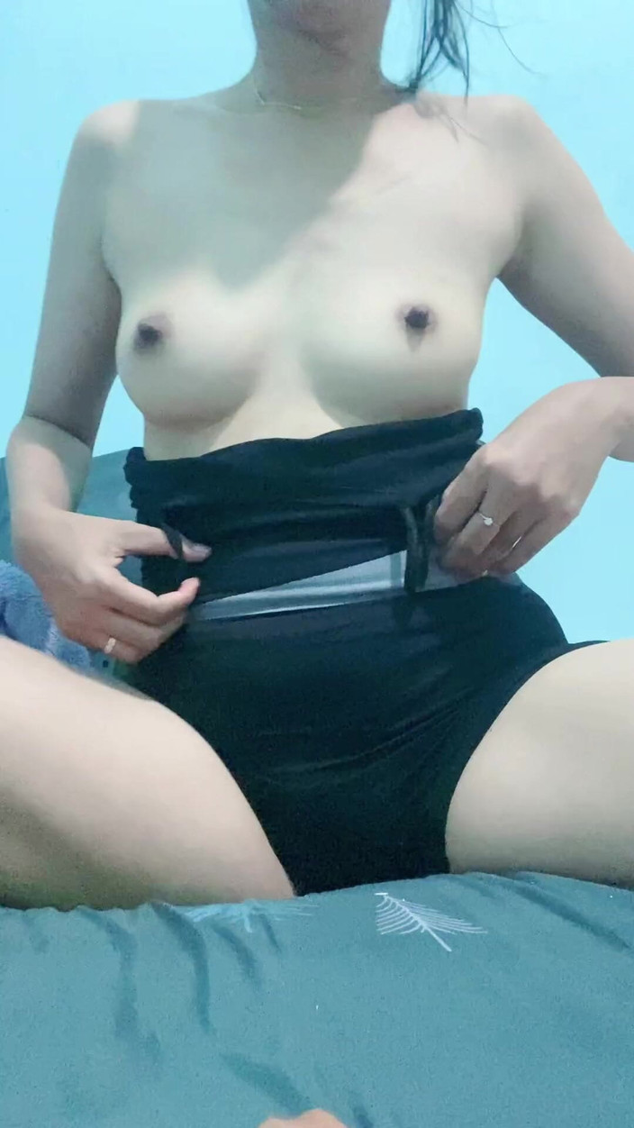 Bella Ivanka: Come Home From College and Immediately Use a Vibrator Until...