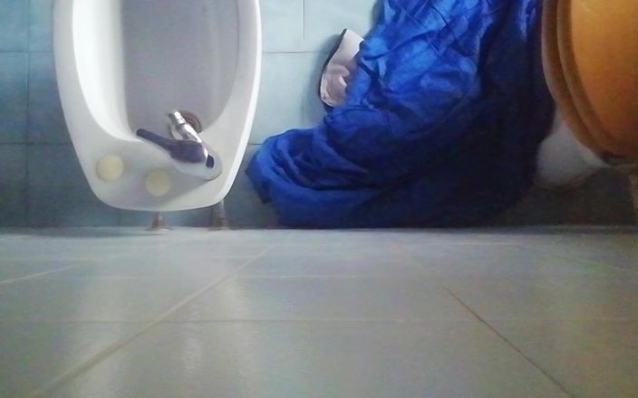 Culopeke: Guy tied her legs and opens her tight ass