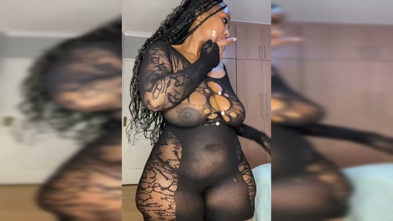 Legendary Booty Overdose: BBW Squirts Masturbating &amp; Stripteasing