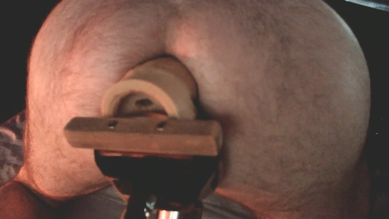 Bttmbear71: Máquina fodendo com um estripador de bunda de 10 polegadas ..