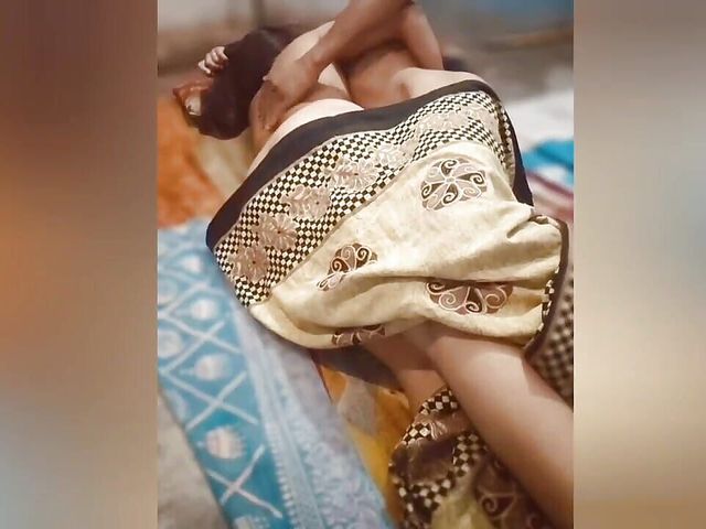 Indian Teen Having Sex Romantic Sex on the Floor and Gets Creampied Full HD (Your Soniya)