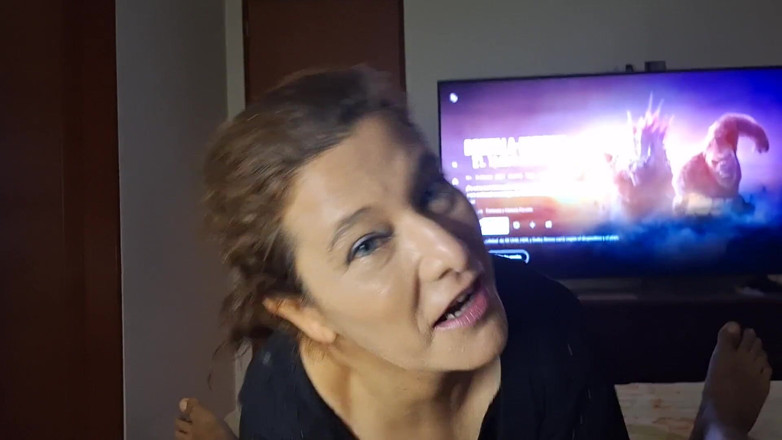 Agnes Swallow: Eu fui convidado para assistir um filme, mas primeiro eu...
