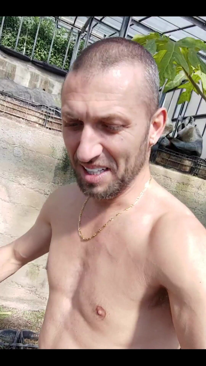 Boy jerking off: Naked in My Countryside