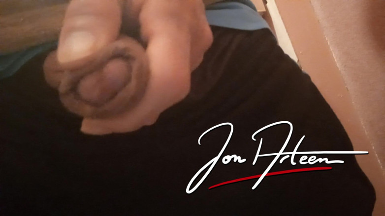 Jon Arteen: How This Sexy Twink Pees When He Wakes up with...