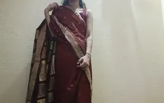 Isita thủ dâm và hứng tình trong saree