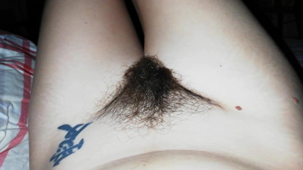 Cuteblonde666: Playing with my wet hairy big clit cummy pussy grool...