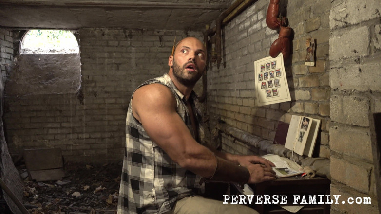 Perverse Family: Perverse Family 5 (musim 1): Kejutan untuk Rumah