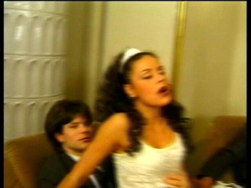 Dark Holes: 厄介な女の子はそれをより良くする3