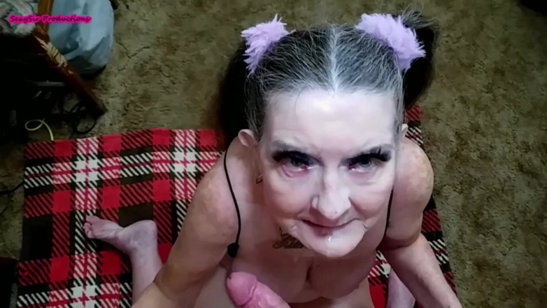 Sexy Sandra N Sir Christopher: Granny Bimbo POV Gumjob