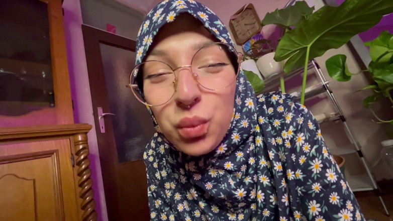 lanalovacutie: Blowjob in Hijab JOI