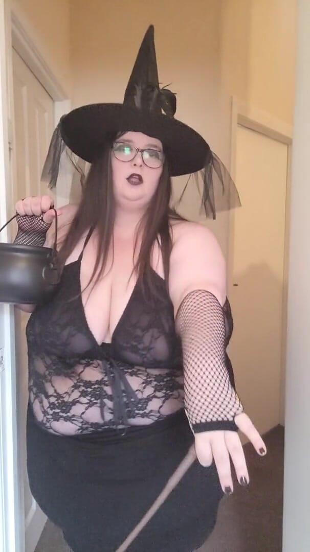 SSBBWLadyBrads: The fat ssbbw bully witch