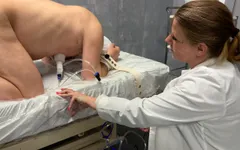 Enema e ordenha de peitos da cena do meu hospital 3 filme