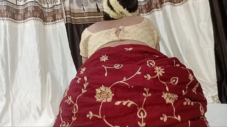 Vamika: 자지에 따먹히는 뱅글라 바비