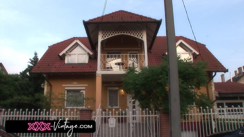 XXX-Vintage: トリオと2人の在宅看護師