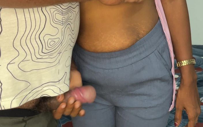 Desi girl riya: Desi Indyjski Mallu Dziewica college loszka po raz pierwszy próbuje...