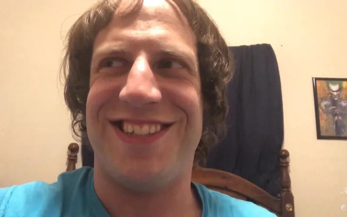 Adam Castle Solo: Giant alpha tries 2 devour shrunken homo
