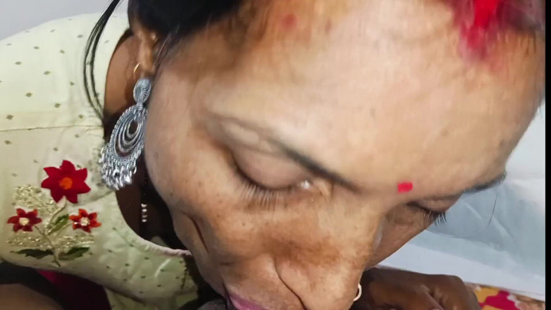 Rojjyny: पहली बार सास की कमरे में चुदाई