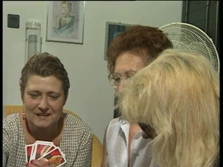 VintageXMovies: Babičky lízají a prstí si navzájem chlupaté kundičky po striptýzovém...