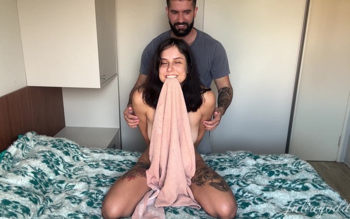 Shamelesscouple: Julia první lechtání a výzva video