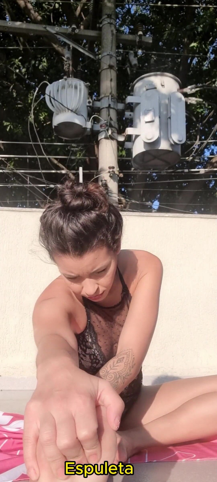 Espuleta: Training Semi-naked on the Balcony